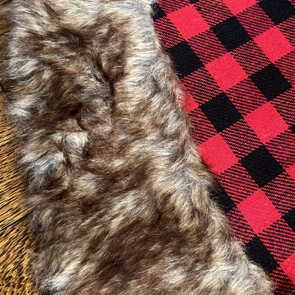 Christmas Tree Skirt Faux Fur Trim Red Black Buffalo Check Plaid Reversible - Picture 7 of 8